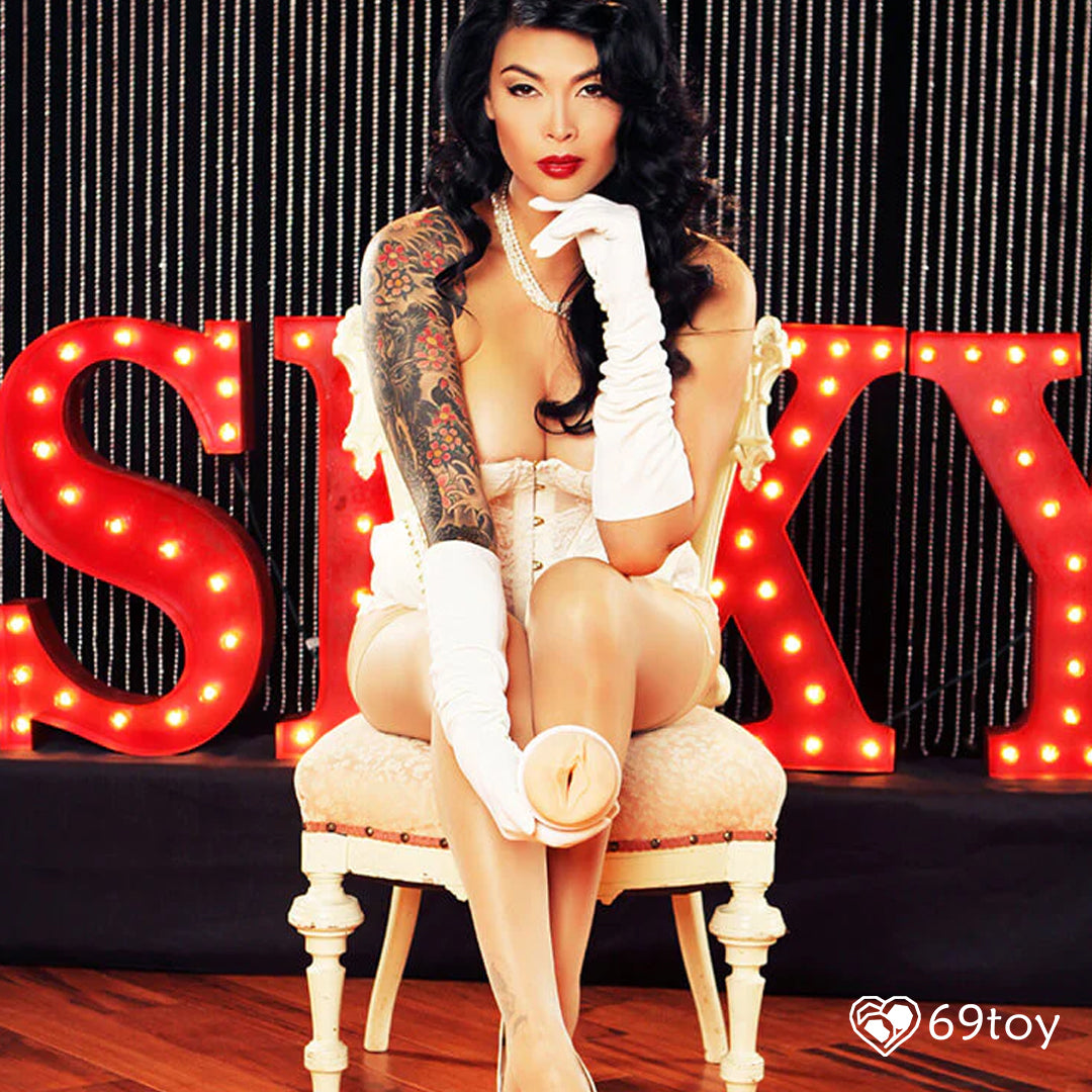 Flashlight Girls - Tera Patrick Masturbator